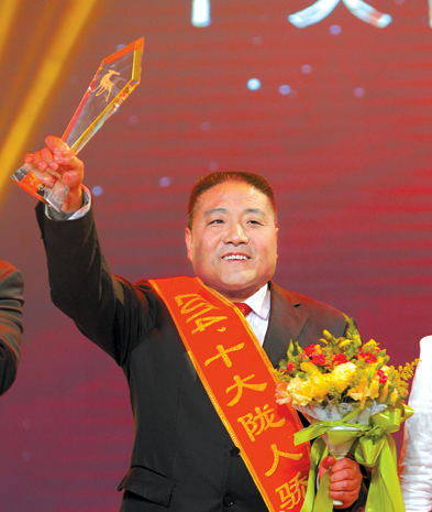 記隴南市西和縣民旺馬鈴薯專業(yè)合作社負(fù)責(zé)人郭大權(quán)