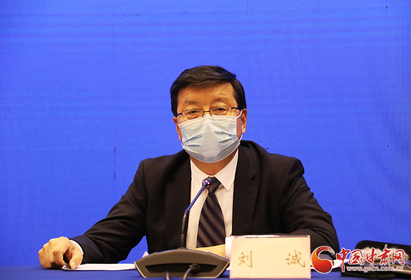 甘肅省人社廳：落實落細“四個確保”措施 實現(xiàn)貧困人口基本養(yǎng)老保險全覆蓋（圖）