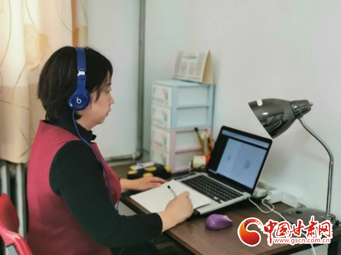 【三八特刊·“疫”線心聲】她，24小時(shí)聆聽“疫”動的心