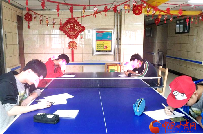 停課不?？?蘭州市兒童福利院組織初三學(xué)生首次線上月考 