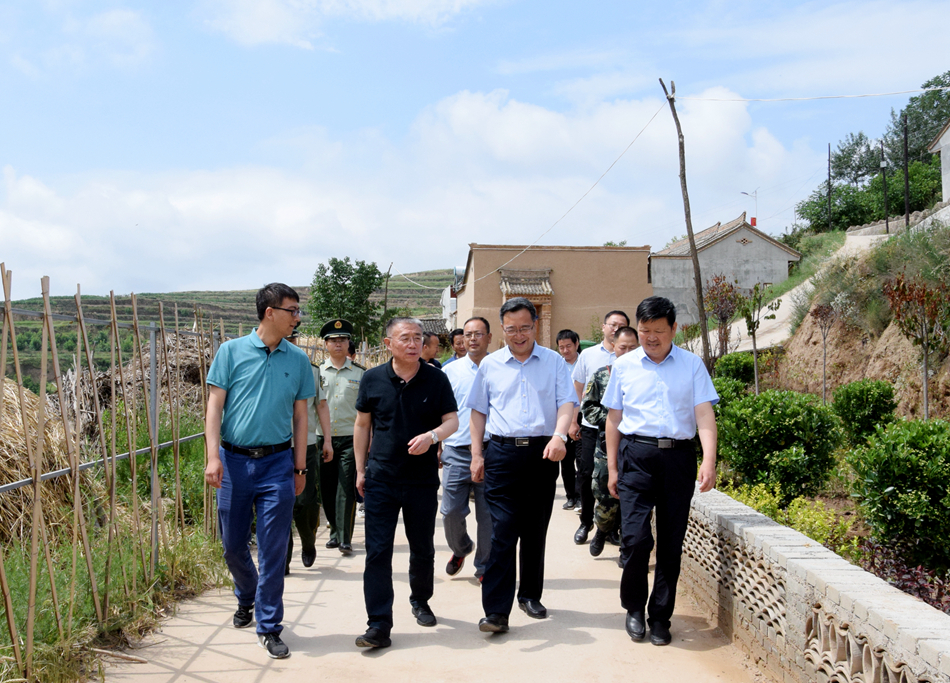 王銳深入麥積區(qū)、甘谷縣掛牌督戰(zhàn)村調(diào)研指導(dǎo)脫貧攻堅工作