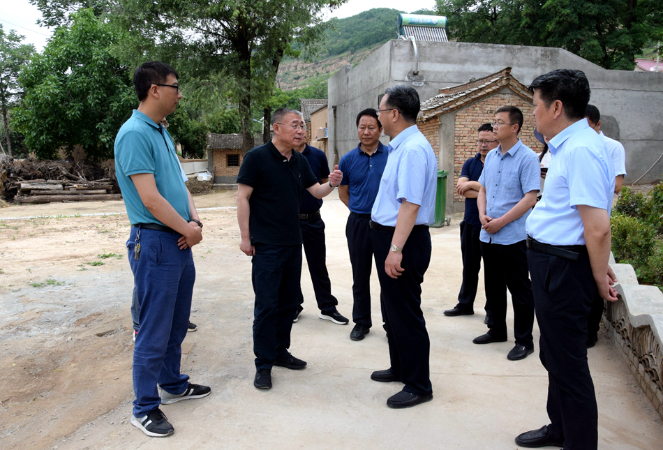 王銳深入麥積區(qū)、甘谷縣掛牌督戰(zhàn)村調(diào)研指導(dǎo)脫貧攻堅工作