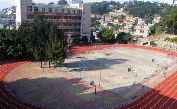 蘭州四城區(qū)初一新生7月23日去對(duì)口學(xué)?？窗?>
        </a><em>蘭州四城區(qū)初一新生7月23日去對(duì)口學(xué)校看榜</em></li>
    <li><a  target=