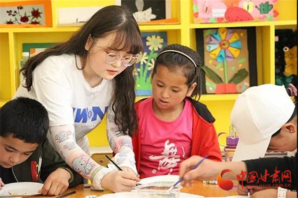 關(guān)愛(ài)山區(qū)的孩子 西北師大學(xué)子在東鄉(xiāng)、會(huì)寧開(kāi)展體育美育浸潤(rùn)行動(dòng)活動(dòng)