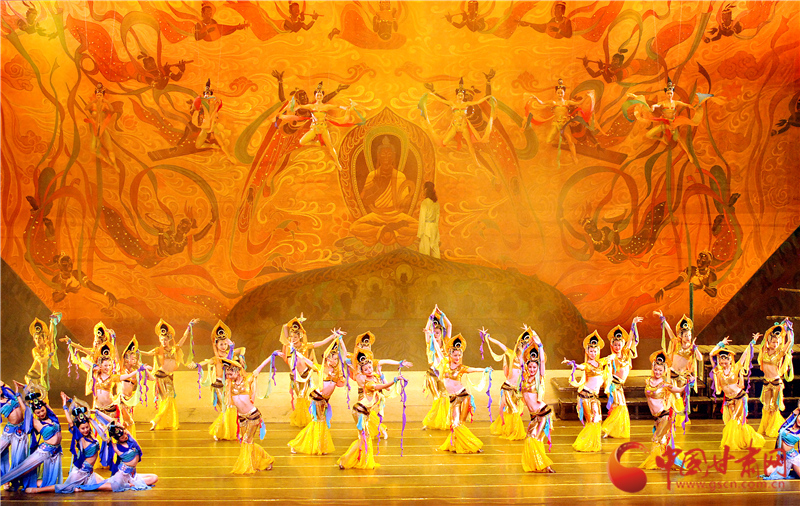 8月8日晚，《絲路花雨》《大夢(mèng)敦煌》首次同臺(tái)亮相蘭州