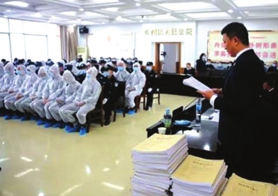 天水秦州區(qū)開(kāi)審18人涉惡案 被控涉嫌敲詐勒索、尋釁滋事、開(kāi)設(shè)賭場(chǎng)等