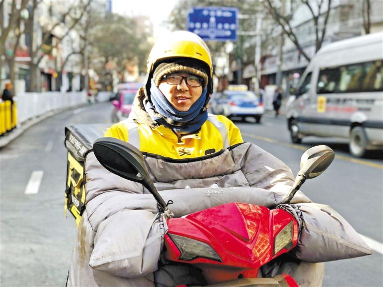 外賣小哥王全軍：好好干，在蘭州買套房