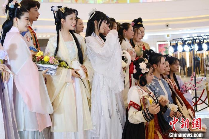 點擊進(jìn)入下一頁