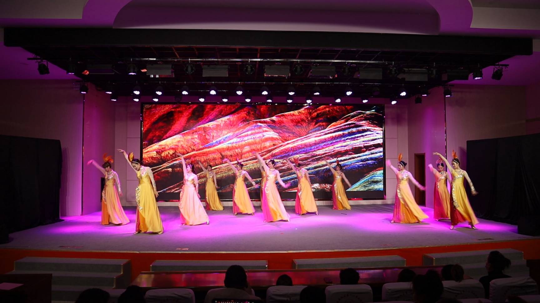 張掖市非遺舞臺(tái)劇《寶卷印象》在武威、金昌等市州上演