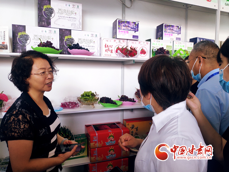 勞動(dòng)者入職時(shí)要交保證金？法院：用人單位全額退還