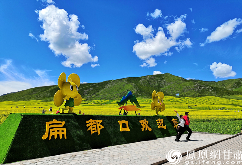 河西走廊張掖扁都口，古絲綢之路要道。王振武 攝