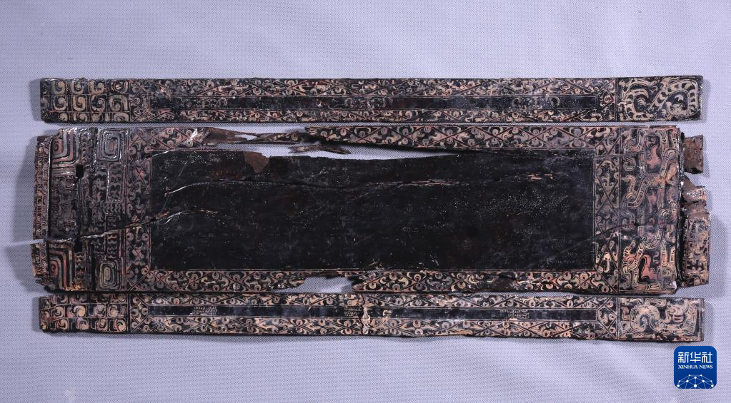 江西樟樹市國字山戰(zhàn)國墓葬出土漆瑟（資料圖）。