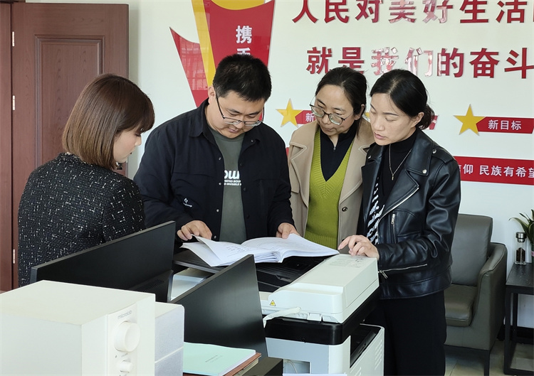 徽縣紀(jì)檢監(jiān)察系統(tǒng)組成3個(gè)片區(qū)協(xié)作交叉檢查組深入各鄉(xiāng)鎮(zhèn)督查惠民惠農(nóng)政策落實(shí)、村集體“三資”規(guī)范管理等工作.jpg