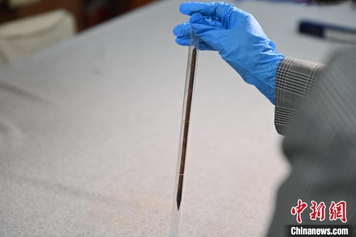 2024年5月7日，甘肅省博物館館藏國寶級文物“白馬作”毛筆。李亞龍　攝