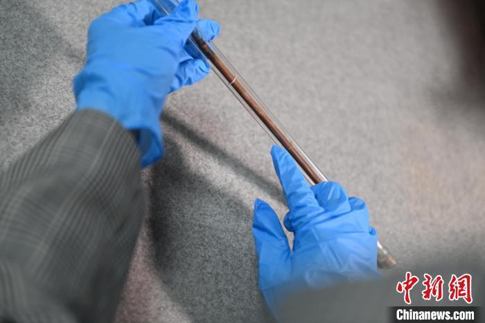 2024年5月7日，拍攝的甘肅省博物館館藏國寶級文物“白馬作”毛筆。李亞龍　攝