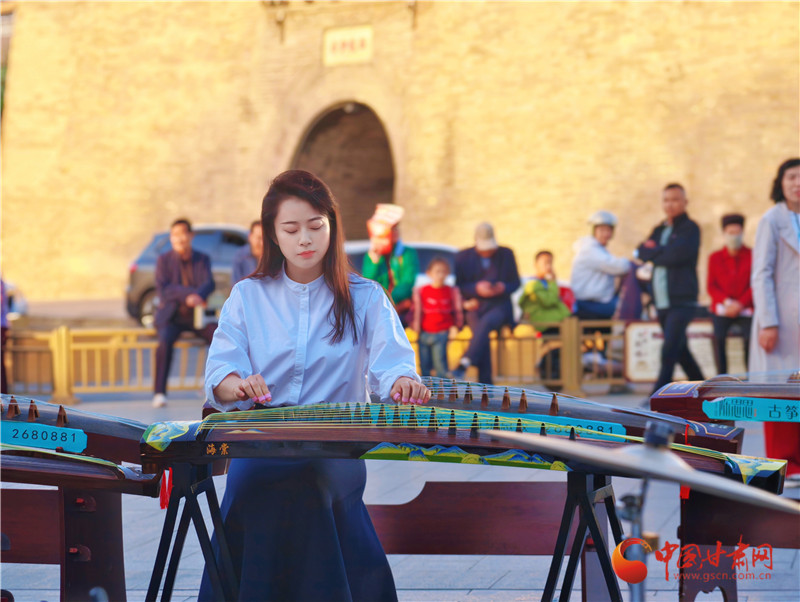 酒泉：“街角音樂會”開演