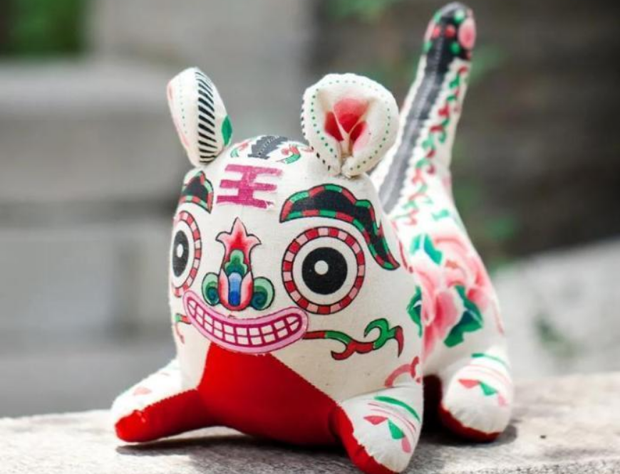 刷屏海內(nèi)外的虎頭包，根在慶陽(yáng)千年香包